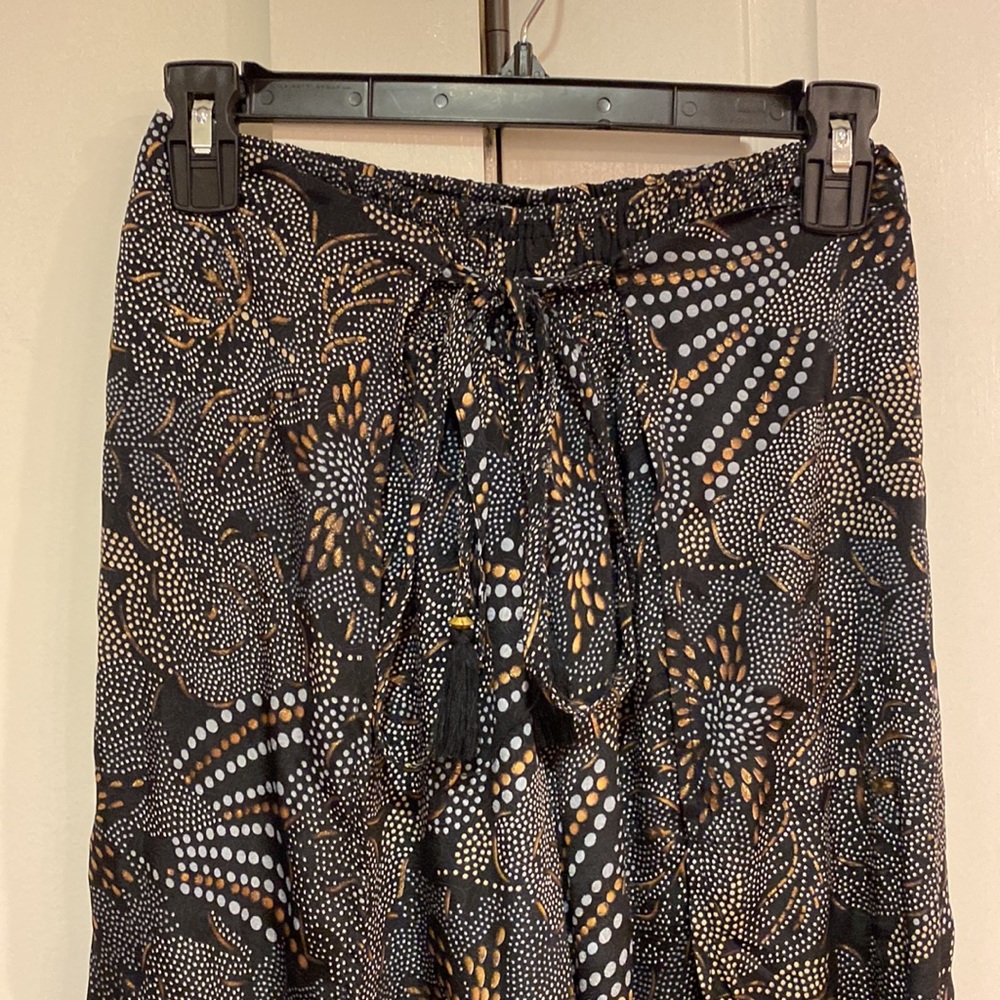 Wide Leg, Flowing Pants - Picture 4 of 5